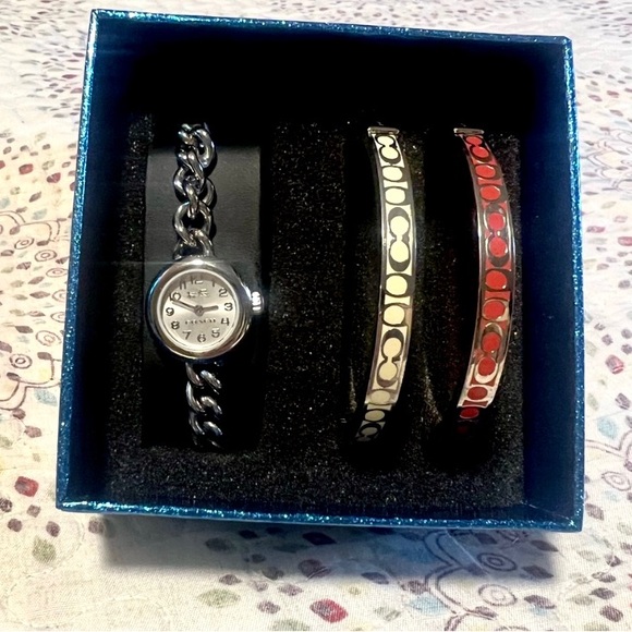 NWOT Coach Boxed Watch And Two Bracelets - Picture 2 of 2